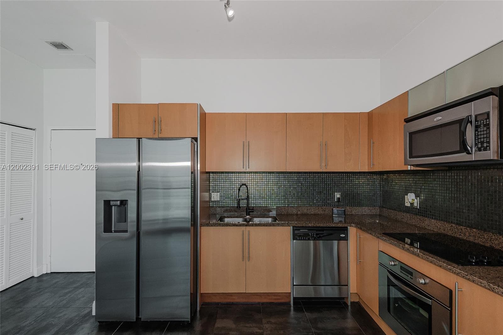 300 S Biscayne Blvd # 3903, Miami FL 33131 — 11