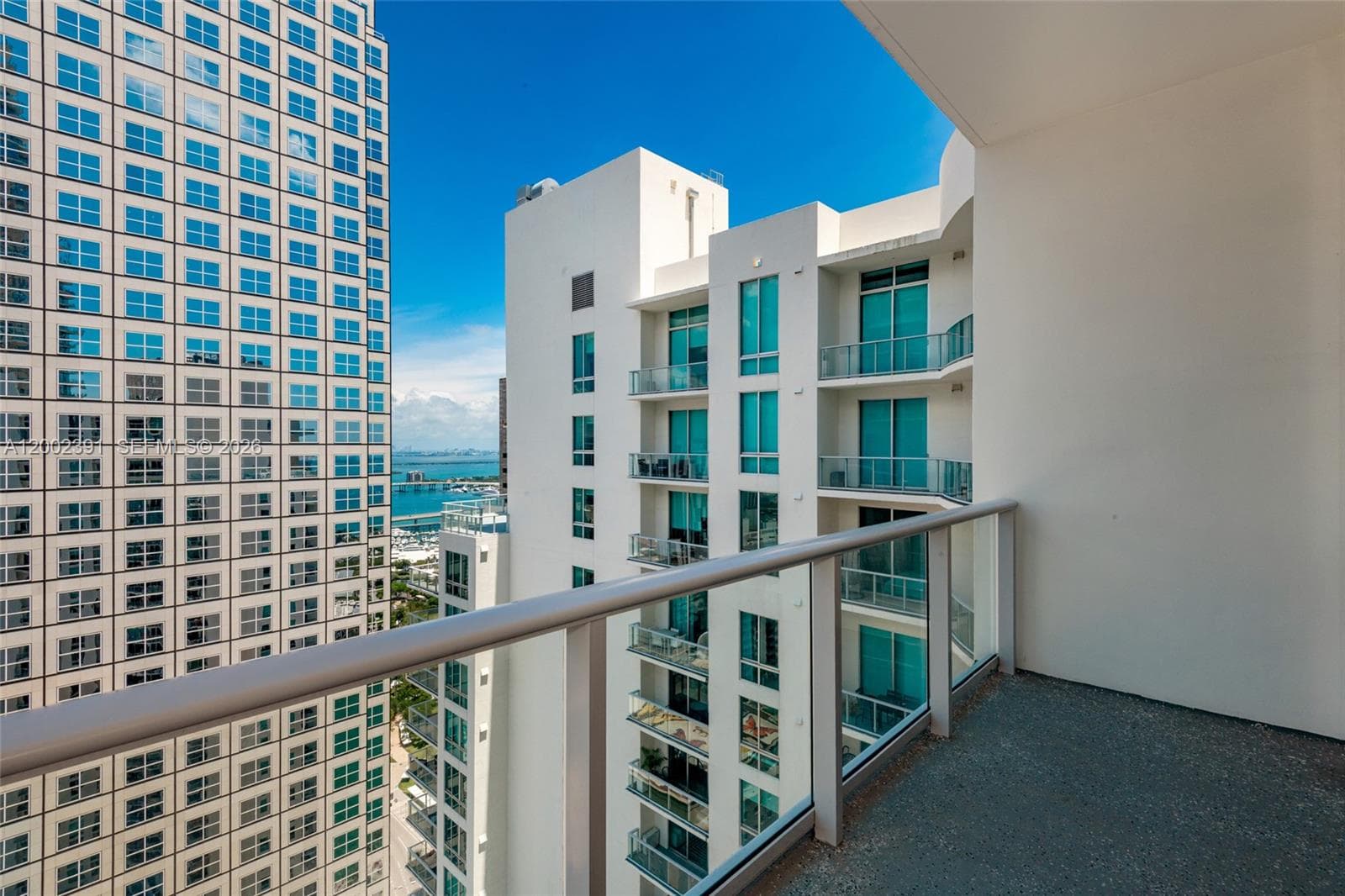 300 S Biscayne Blvd # 3903, Miami FL 33131 — 25