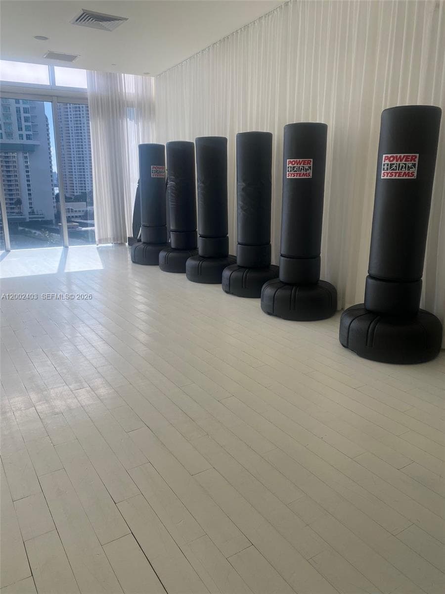 475 Brickell Ave # 5508, Miami FL 33131 — 18