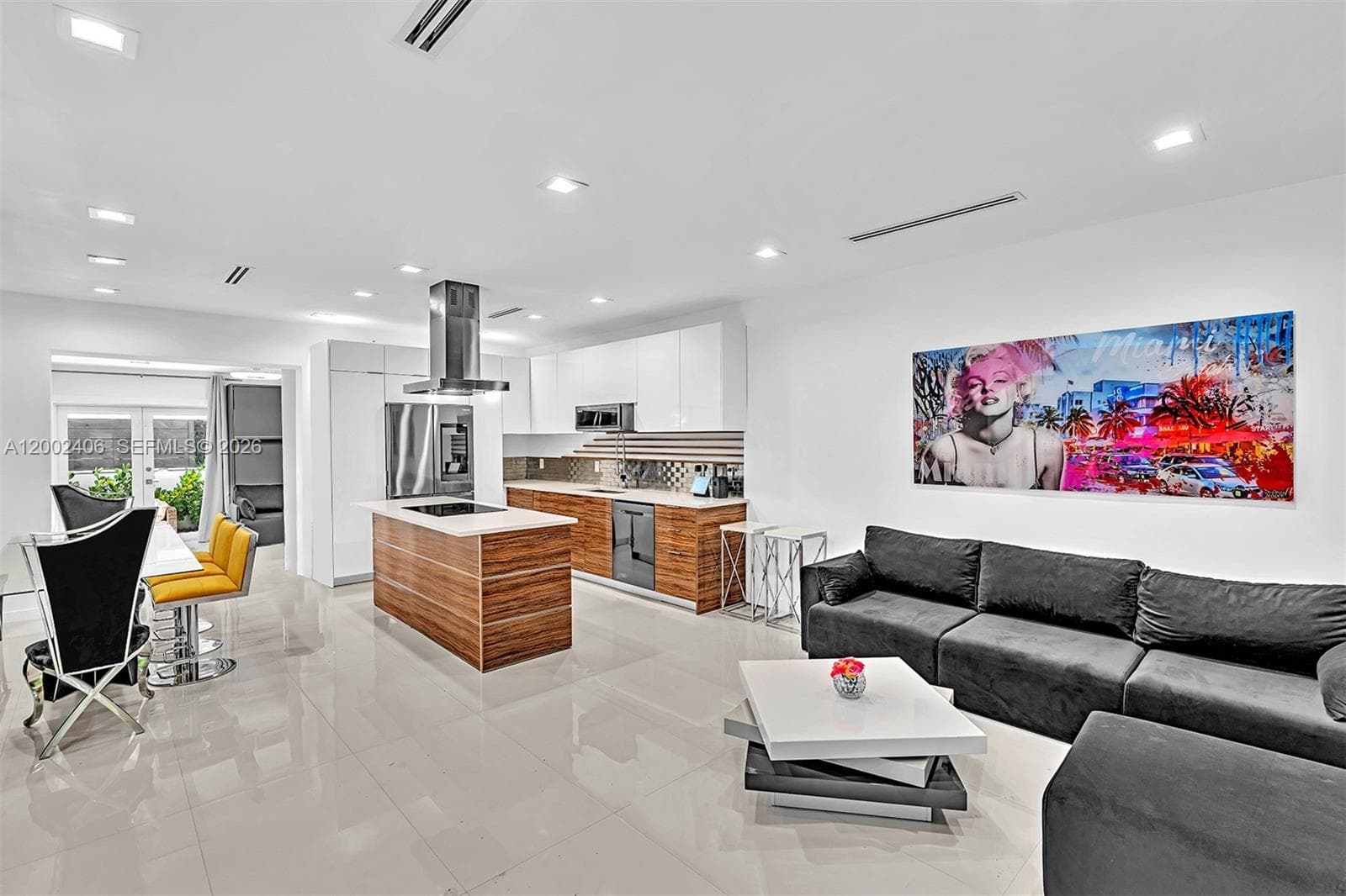 1002 10th St # 1002, Miami Beach FL 33139 — 24