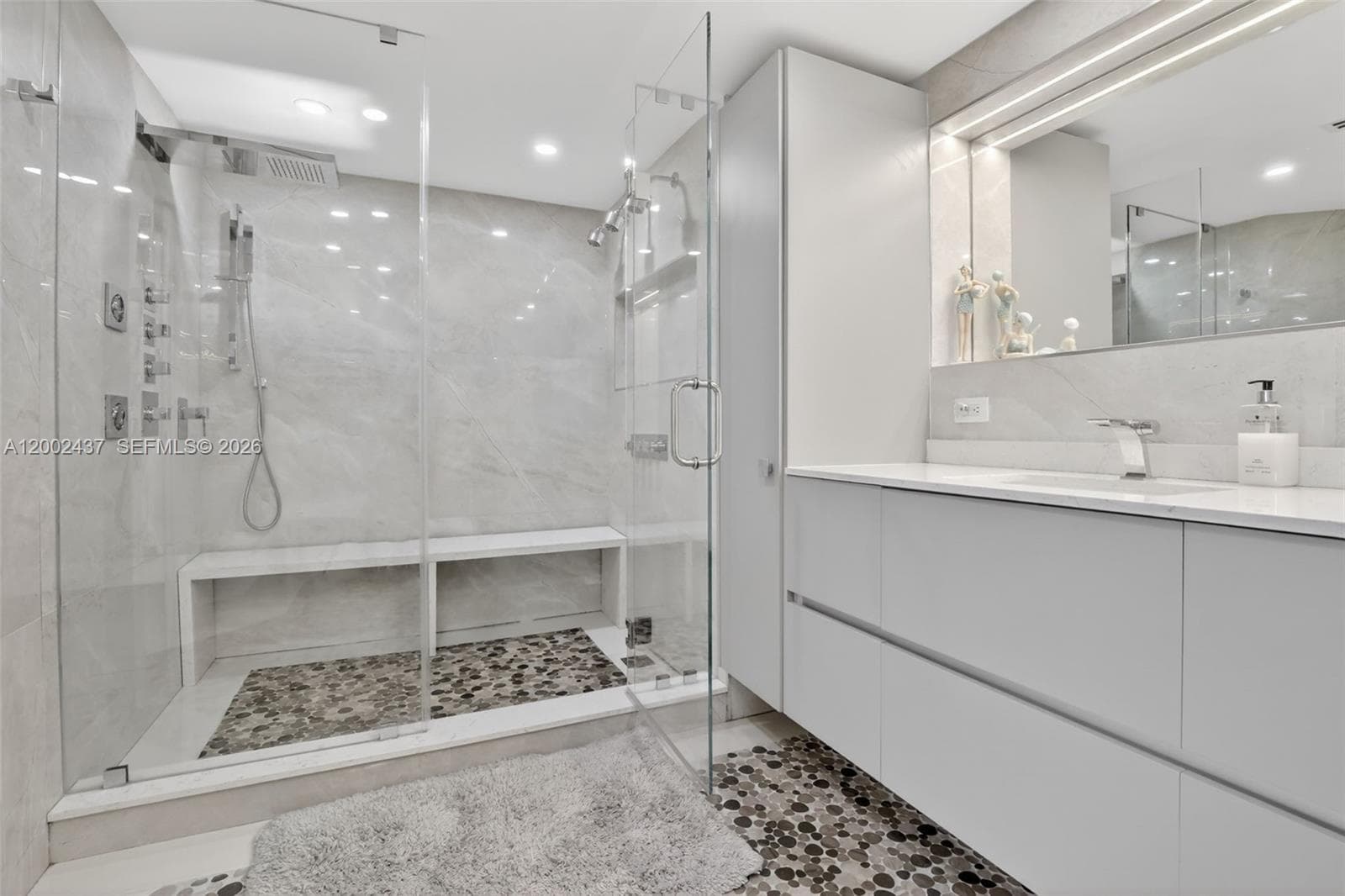 3000 Island Blvd # 2404, Aventura FL 33160 — 26
