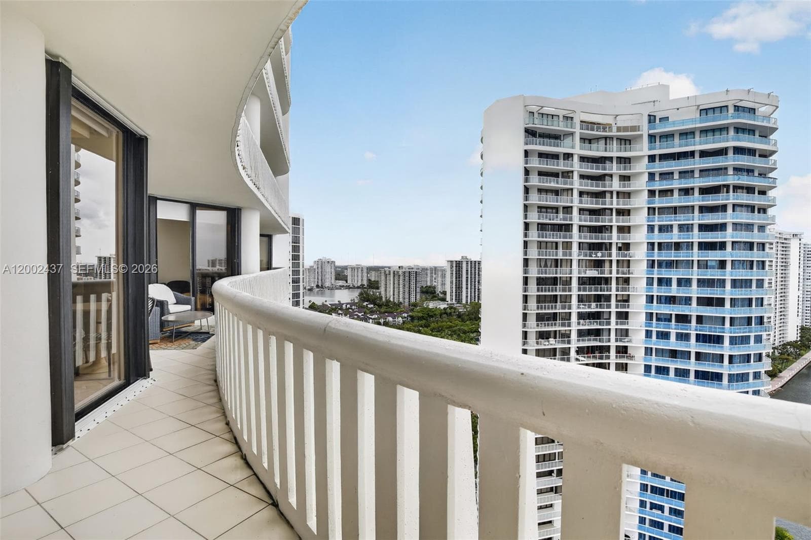 3000 Island Blvd # 2404, Aventura FL 33160 — 37
