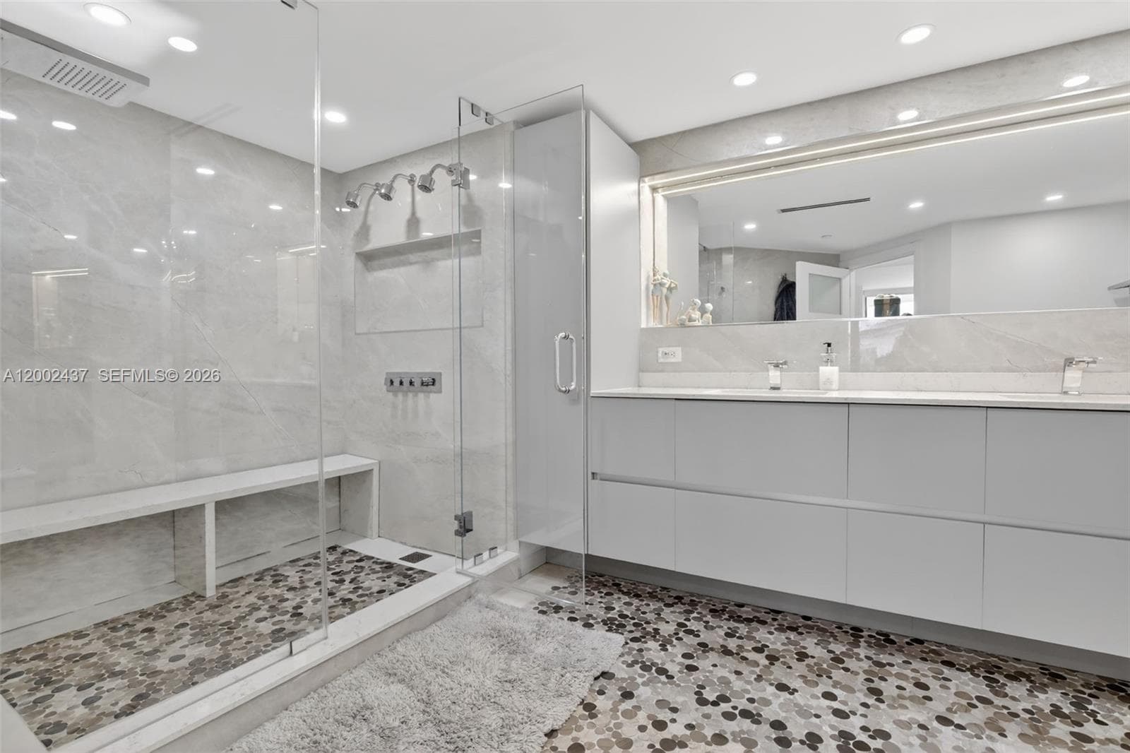 3000 Island Blvd # 2404, Aventura FL 33160 — 25