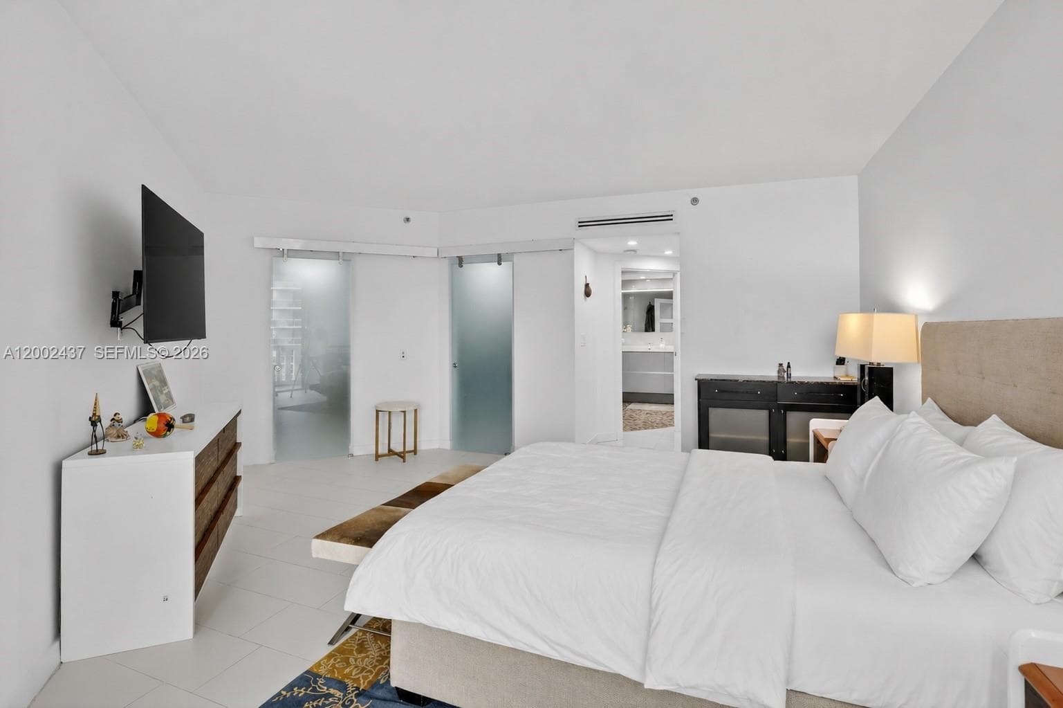 3000 Island Blvd # 2404, Aventura FL 33160 — 21