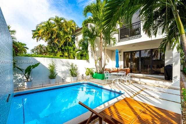 2766 SW 33rd Ave # 2766, Miami FL 33133 — 1
