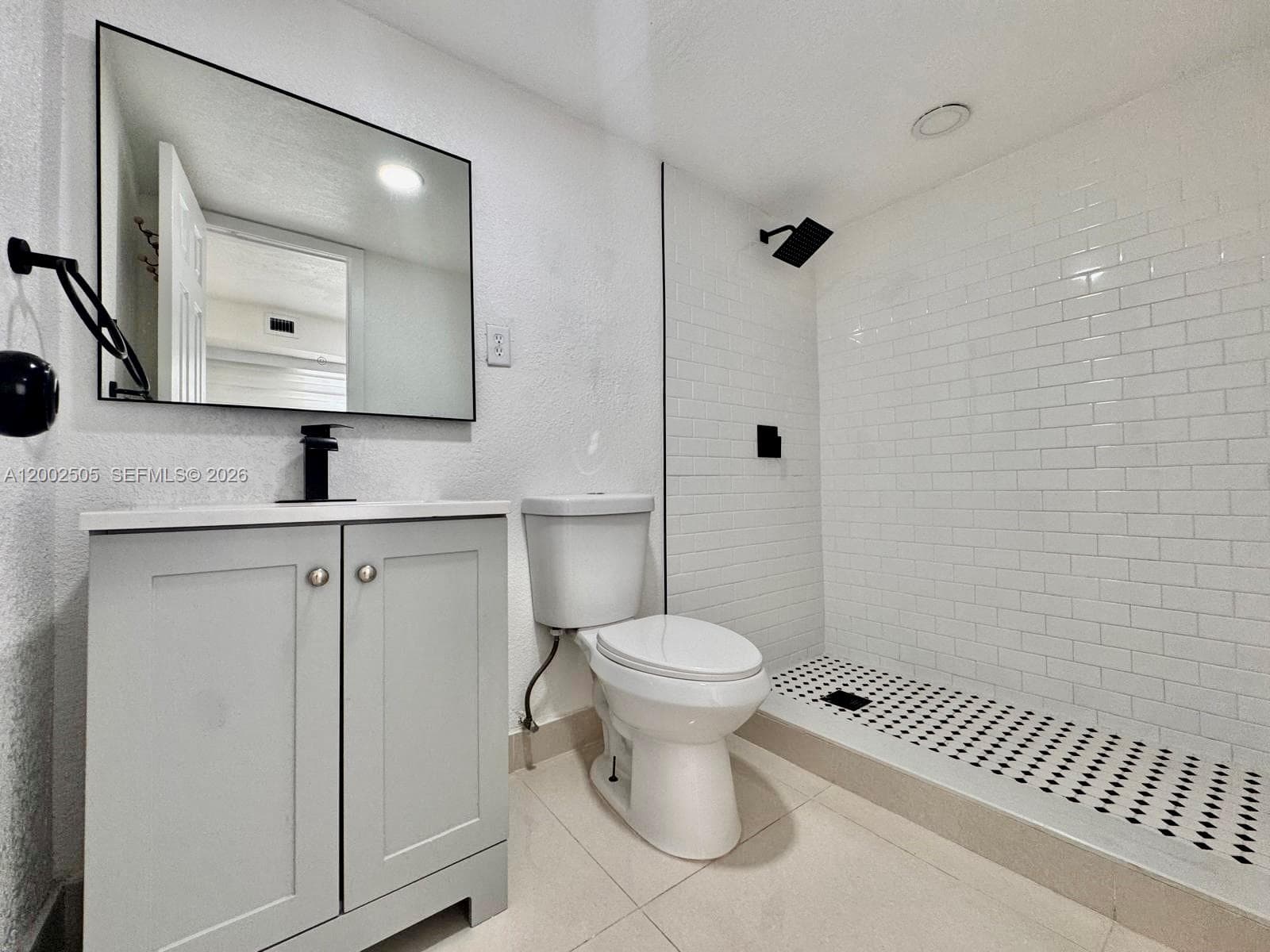 541 E 38th St, Hialeah FL 33013 — 7