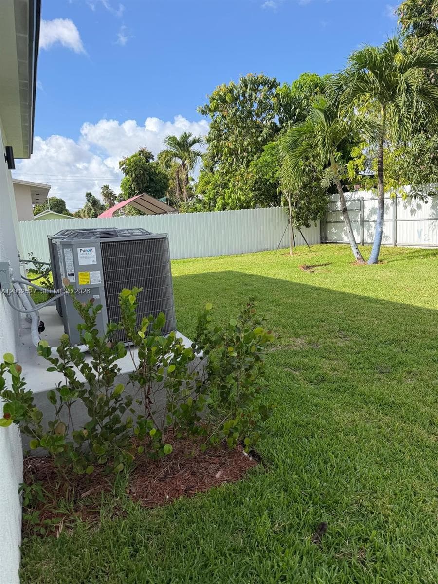 831 SE 9th Ave, Hialeah FL 33010 — 5