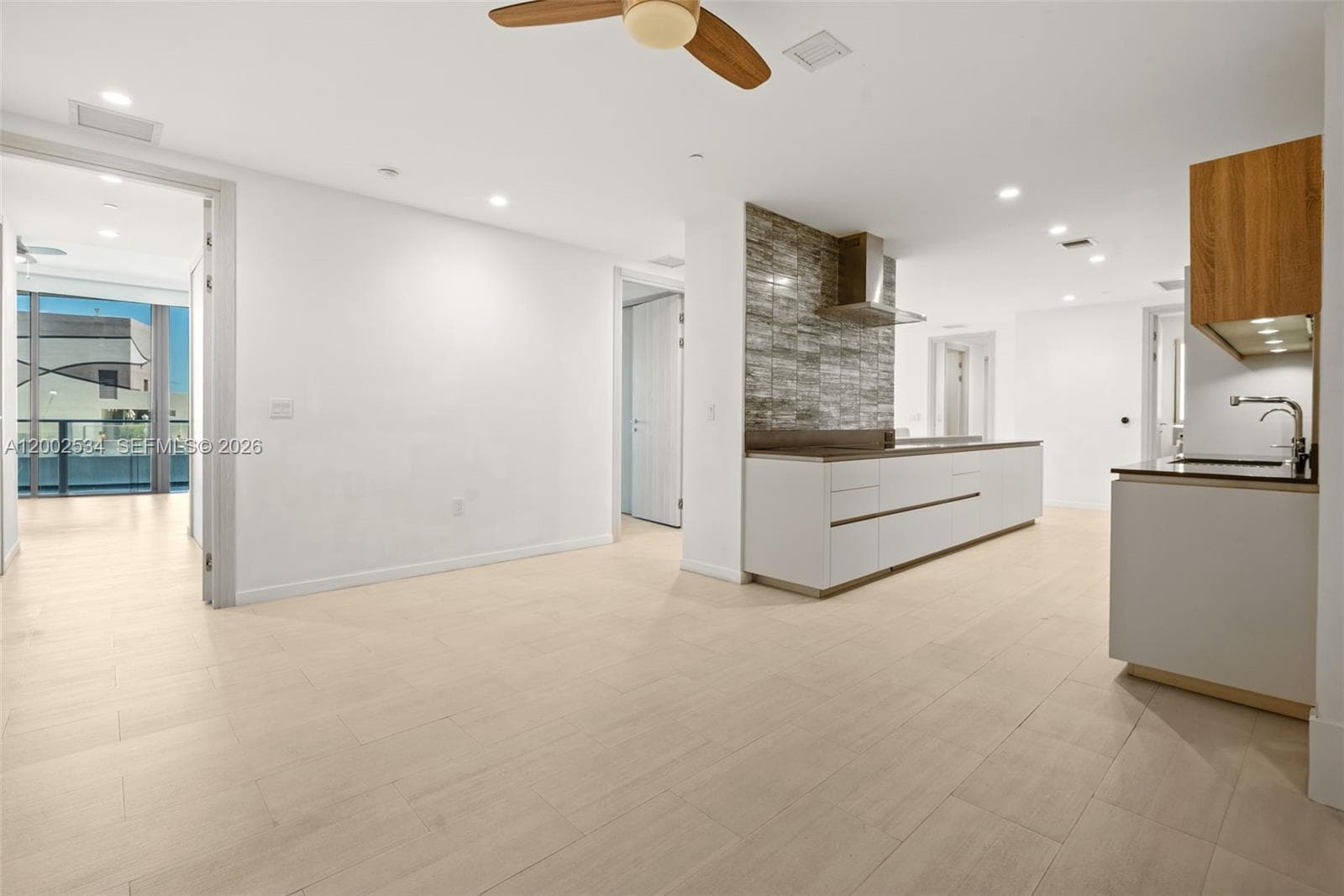 1000 Brickell Plz, Miami FL 33131 — 17