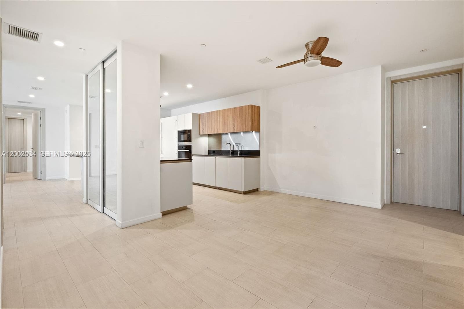 1000 Brickell Plz, Miami FL 33131 — 16