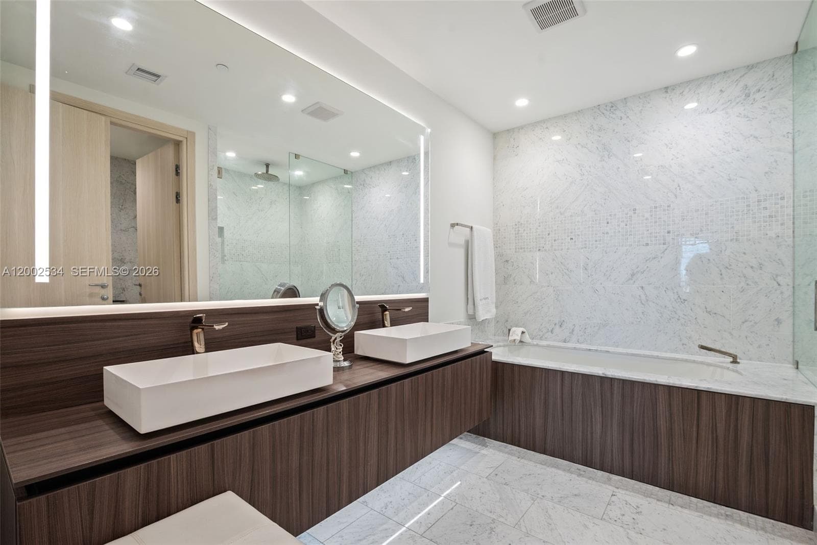 1000 Brickell Plz, Miami FL 33131 — 12