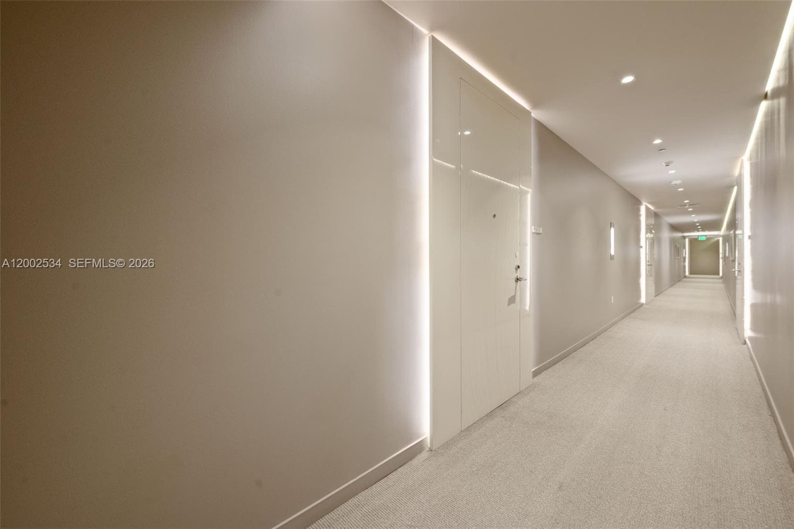 1000 Brickell Plz, Miami FL 33131 — 26