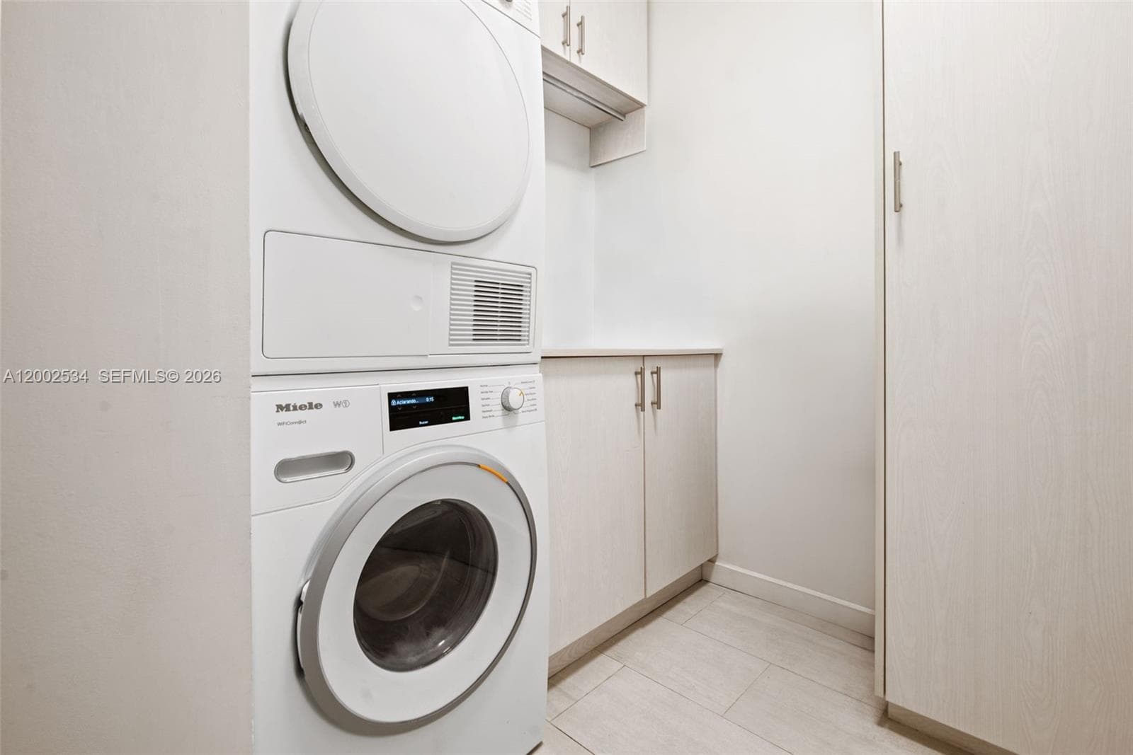 1000 Brickell Plz, Miami FL 33131 — 22