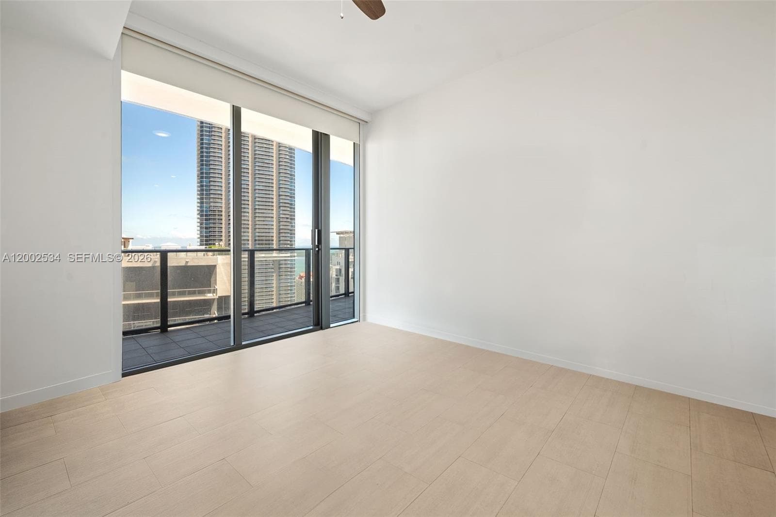 1000 Brickell Plz, Miami FL 33131 — 18