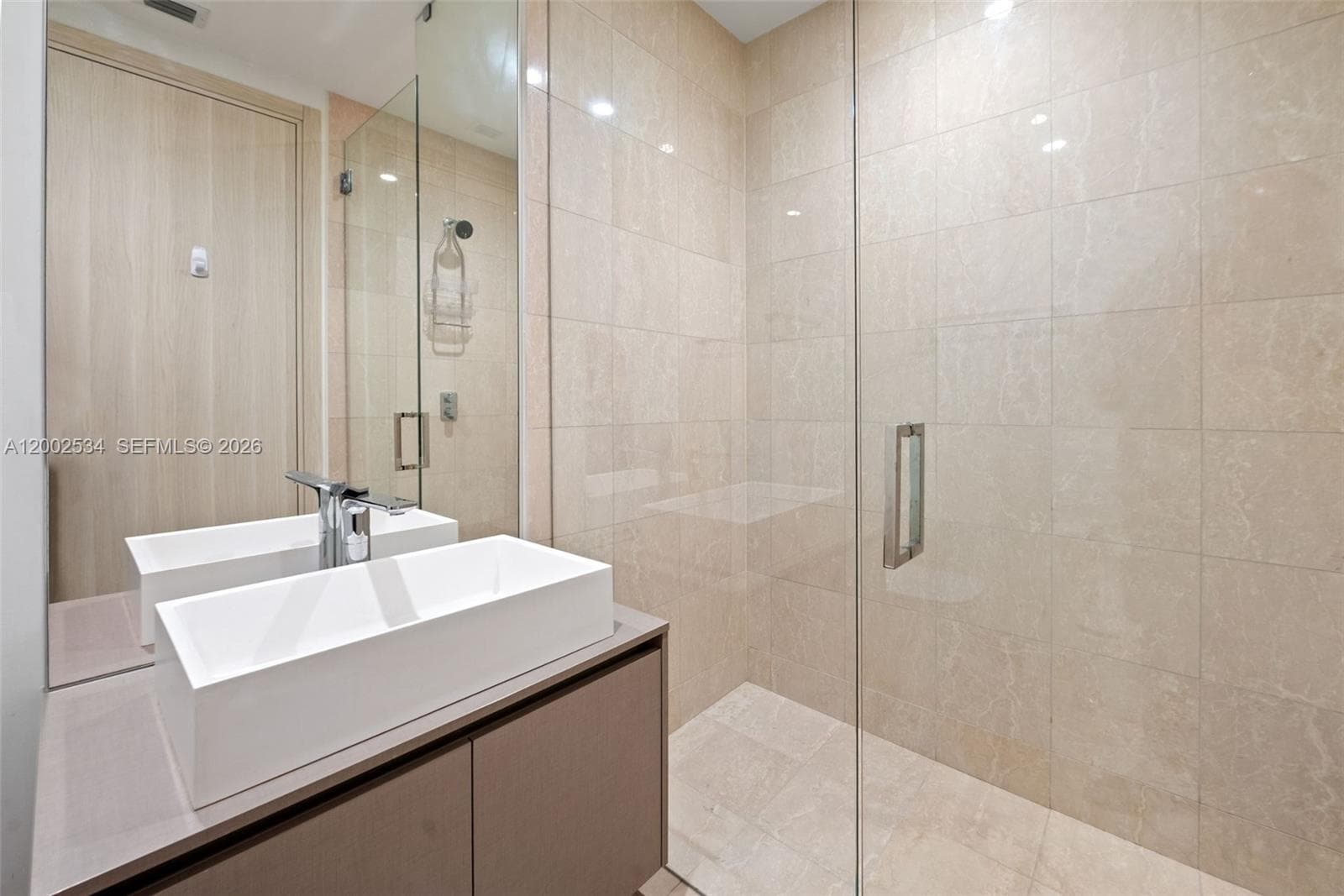 1000 Brickell Plz, Miami FL 33131 — 19