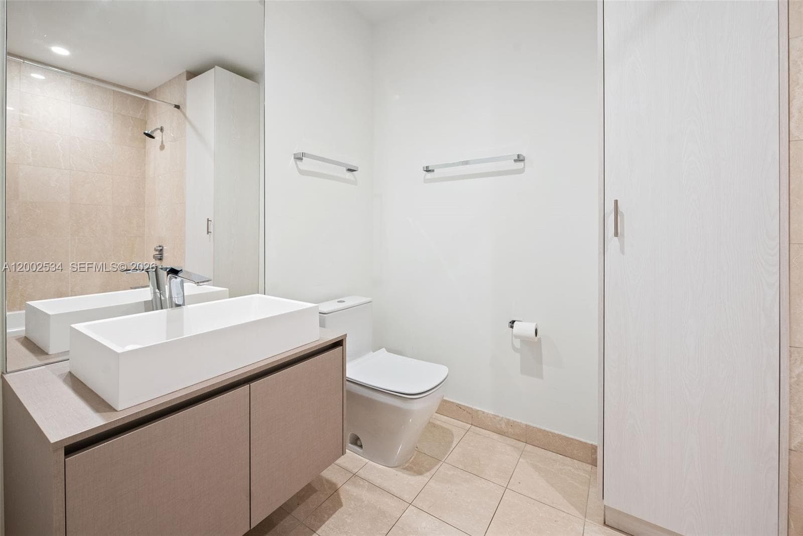 1000 Brickell Plz, Miami FL 33131 — 21