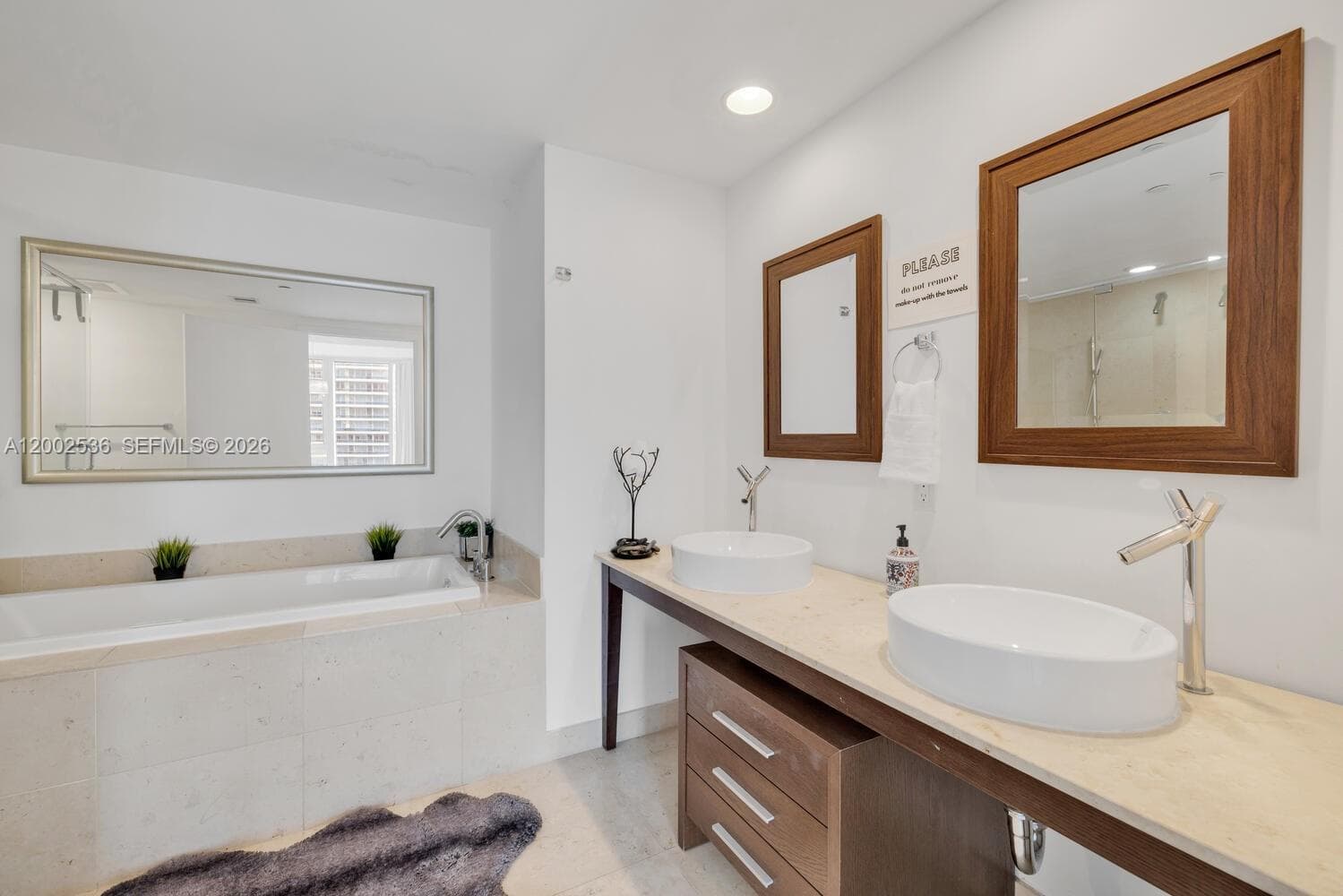 485 Brickell Ave # 4104, Miami FL 33131 — 17