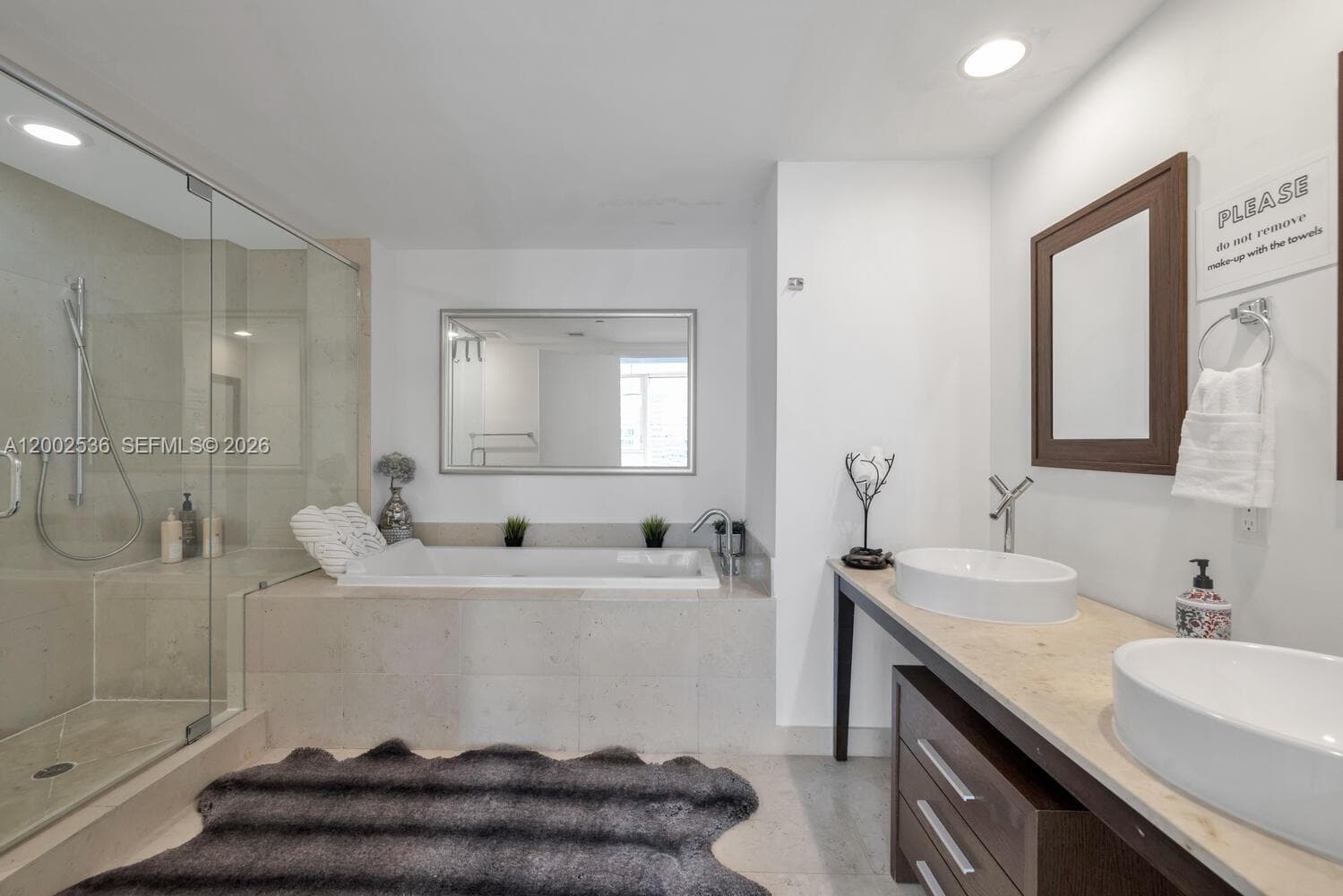 485 Brickell Ave # 4104, Miami FL 33131 — 18