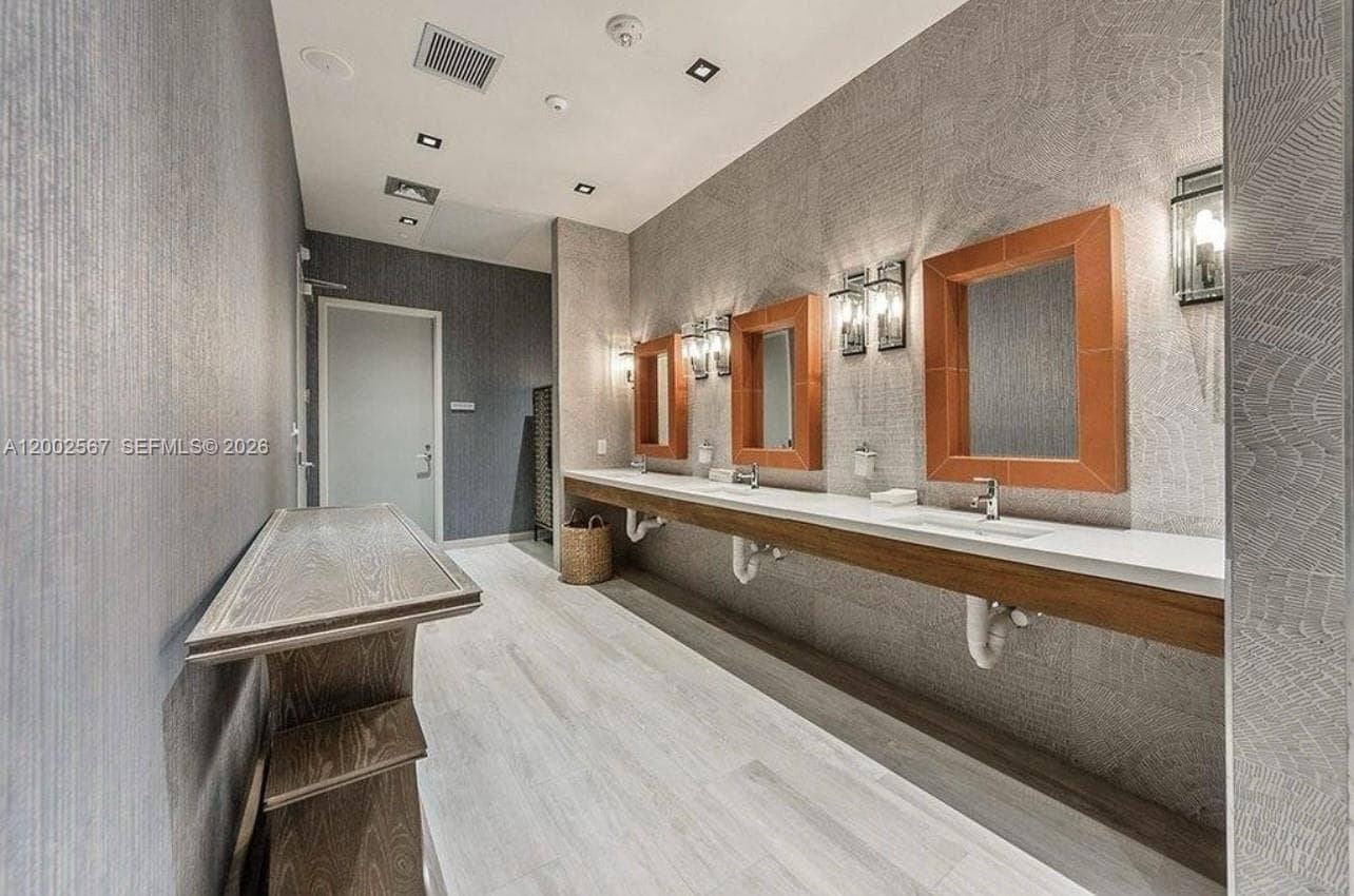 2900 NE 7th Ave # 4003, Miami FL 33137 — 66