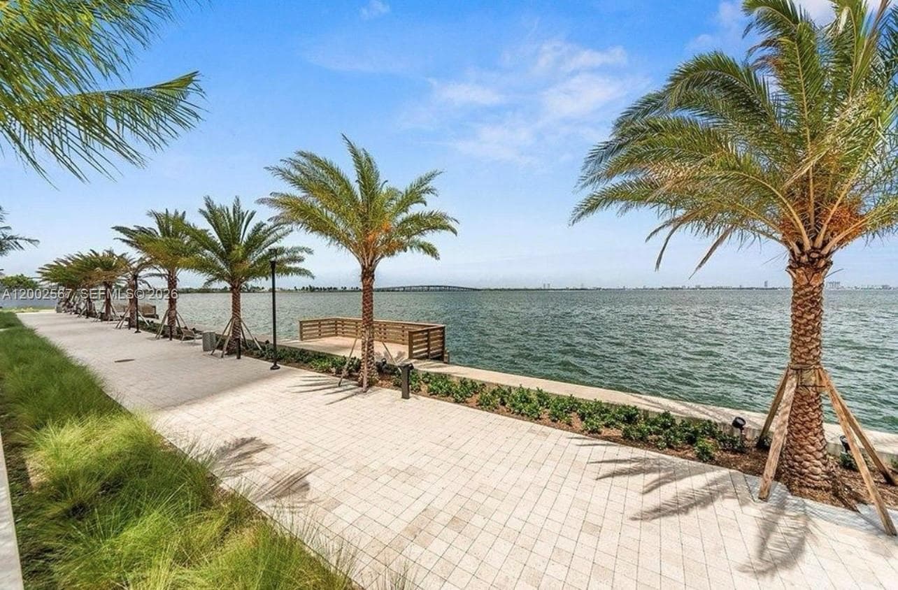 2900 NE 7th Ave # 4003, Miami FL 33137 — 54