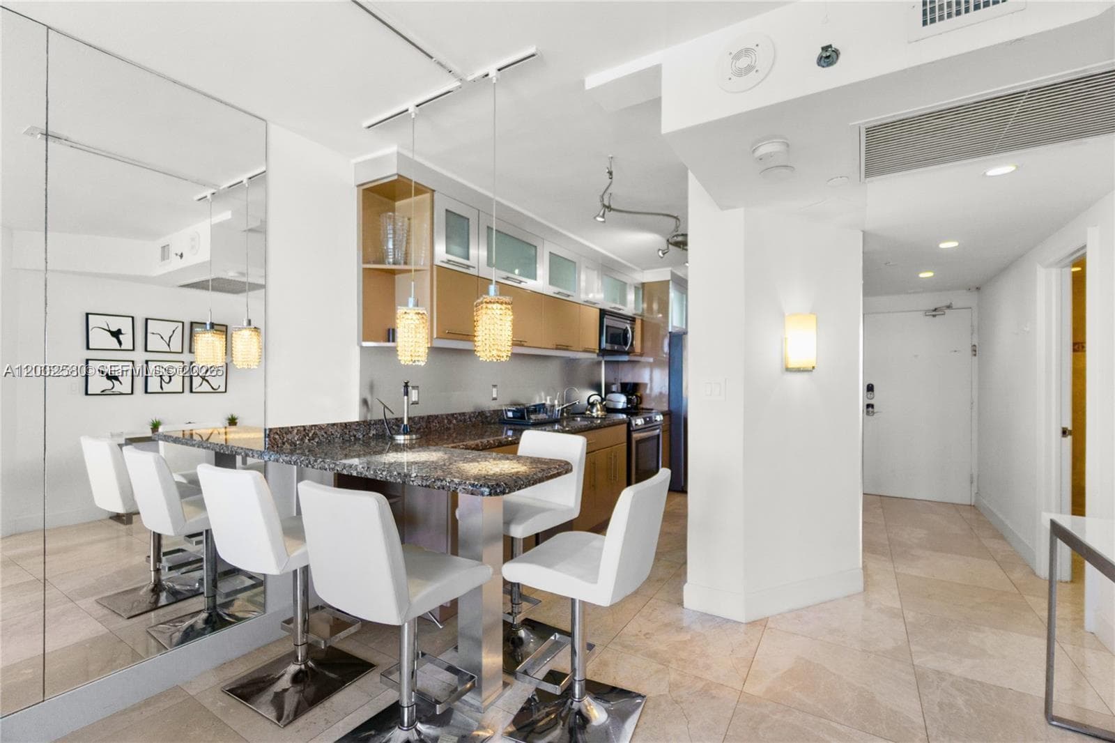 100 Lincoln Rd # 1046, Miami Beach FL 33139 — 8