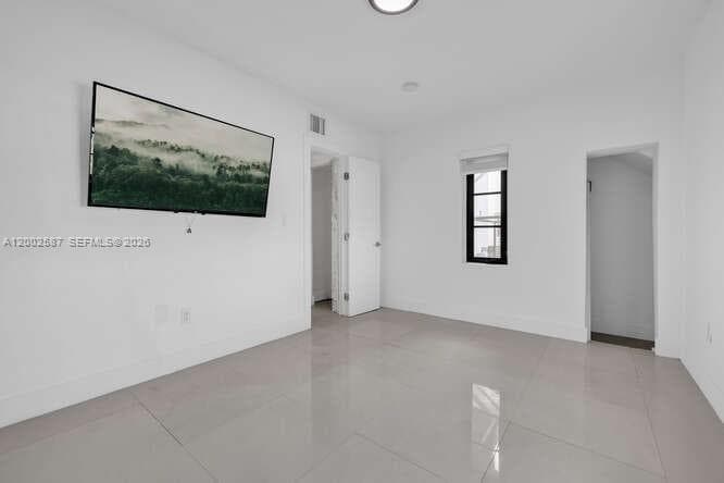 7910 Byron Ave, Miami Beach FL 33141 — 11