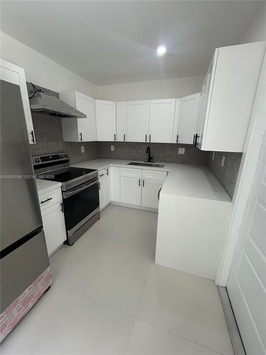 1242 NE 145th St, Miami FL 33161 — 5