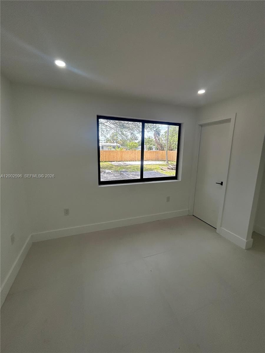 1242 NE 145th St, Miami FL 33161 — 24