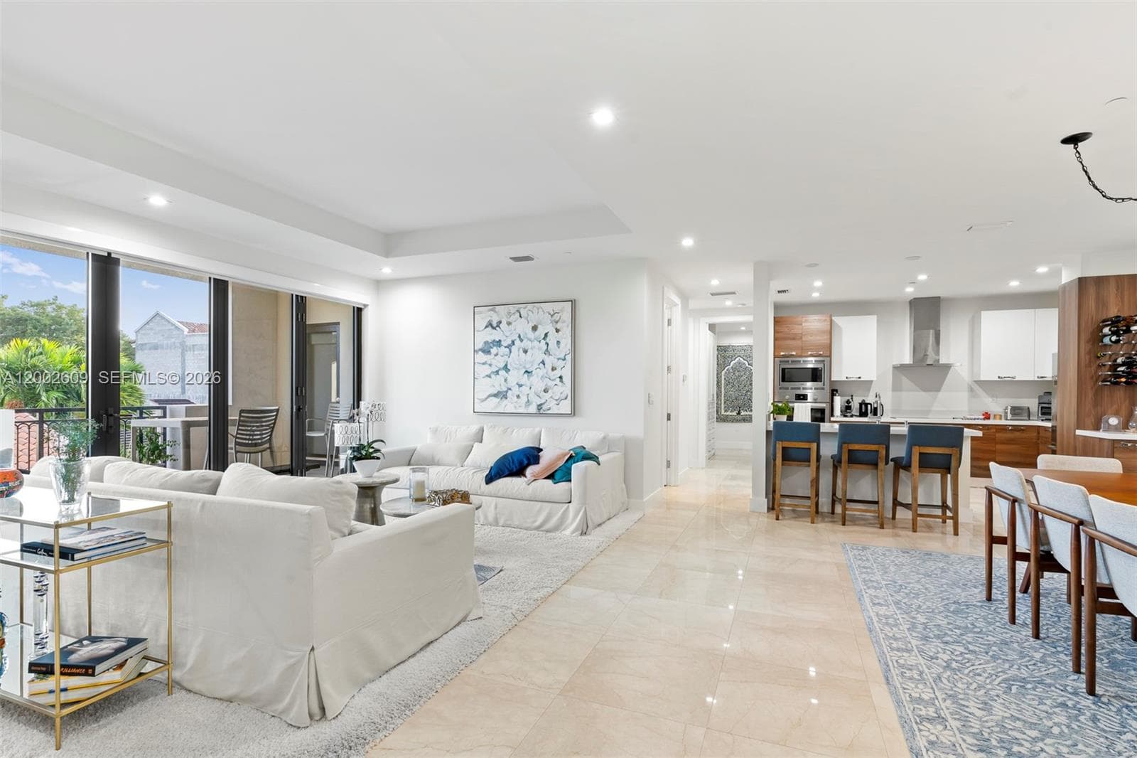 718 Valencia Ave # 307, Coral Gables FL 33134 — 2