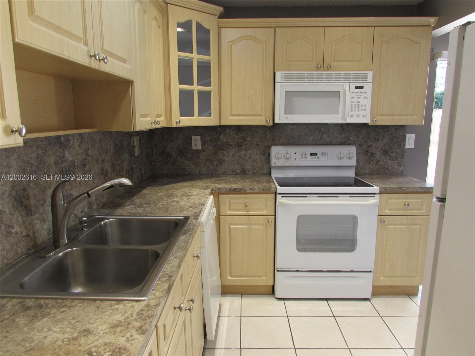 5555 Ludlam Rd # 23, South Miami FL 33155 — 2