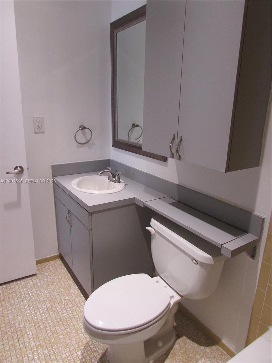 5555 Ludlam Rd # 23, South Miami FL 33155 — 16