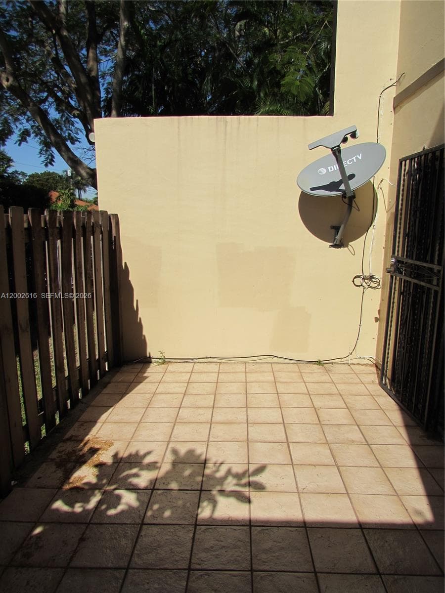 5555 Ludlam Rd # 23, South Miami FL 33155 — 25