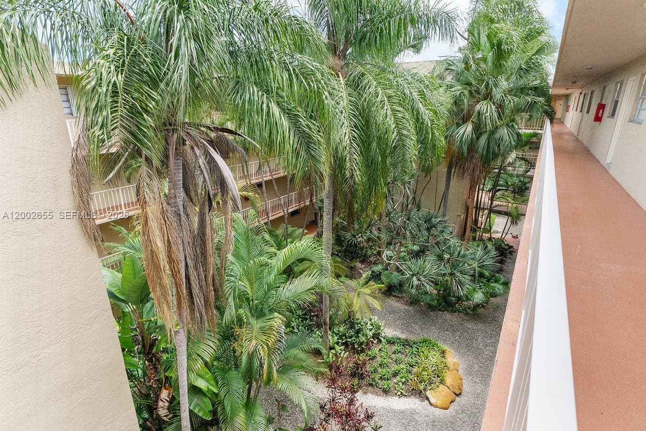 13100 SW 92nd Ave, Miami FL 33176 — 14