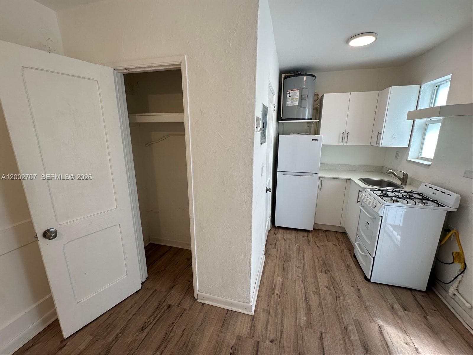 480 SW 10th St # 8, Miami FL 33130 — 3