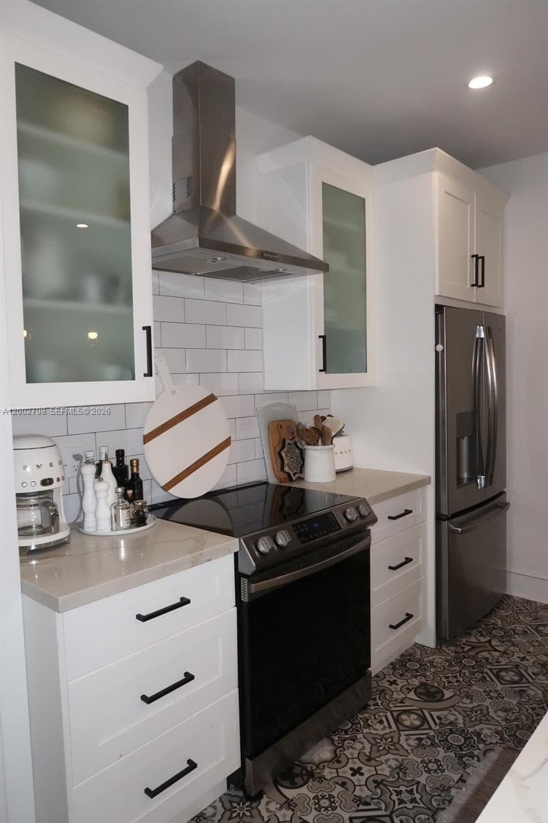 2272 SW 11th terrace, Miami FL 33135 — 17