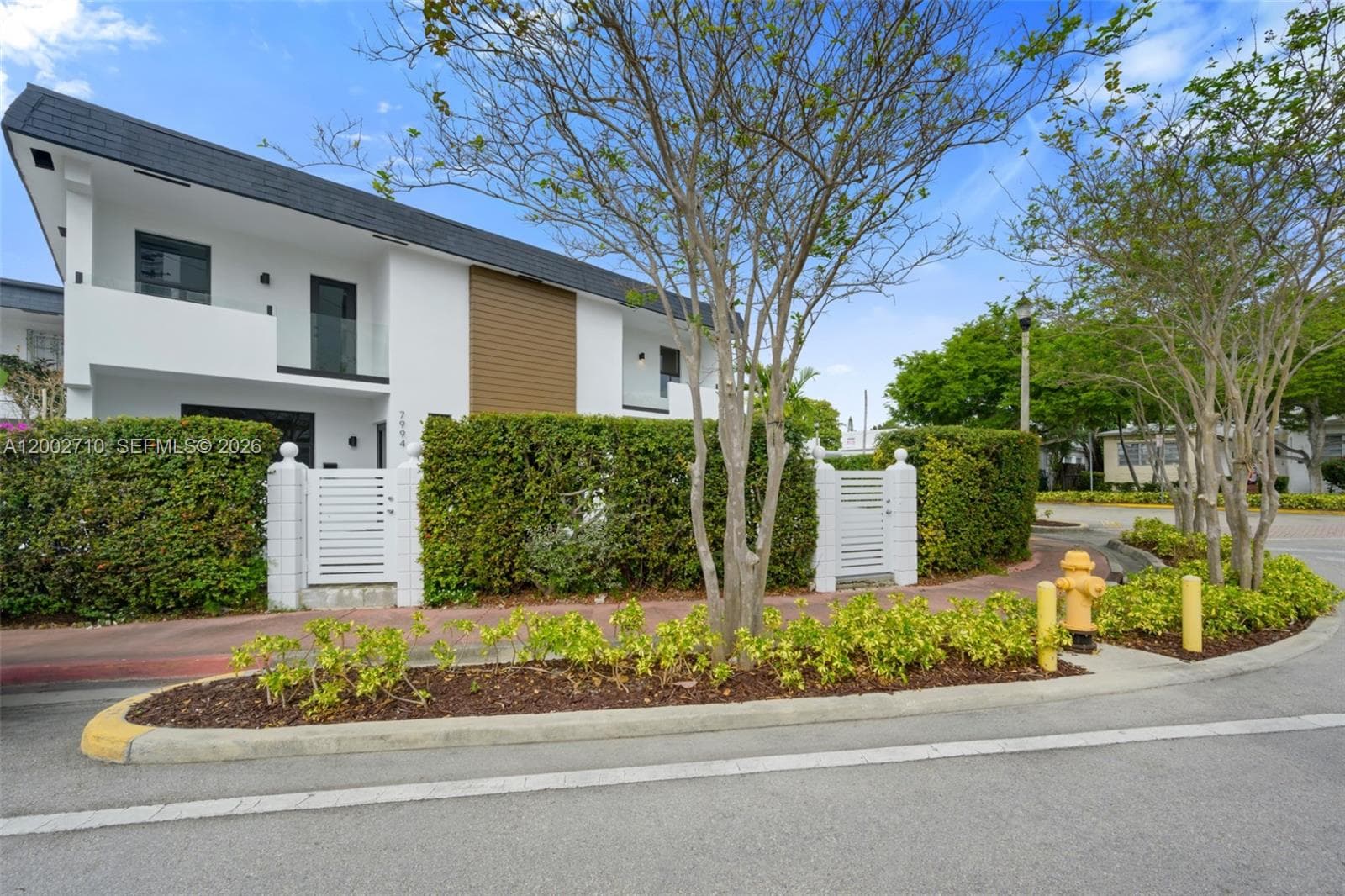 7996 Crespi Blvd, Miami Beach FL 33141 — 23