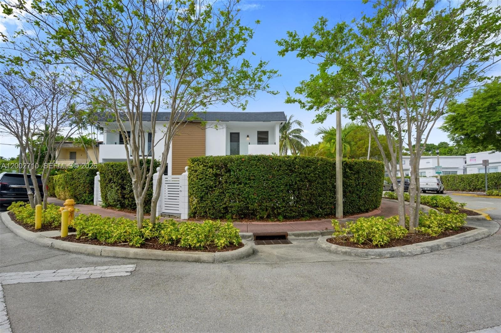 7996 Crespi Blvd, Miami Beach FL 33141 — 24