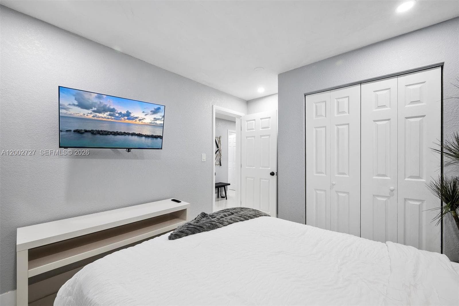 14760 S Spur Dr, Miami FL 33161 — 34