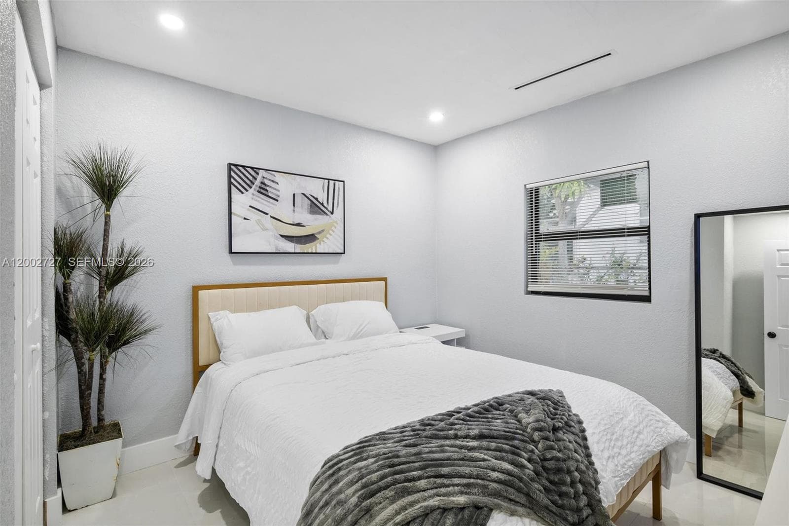 14760 S Spur Dr, Miami FL 33161 — 33