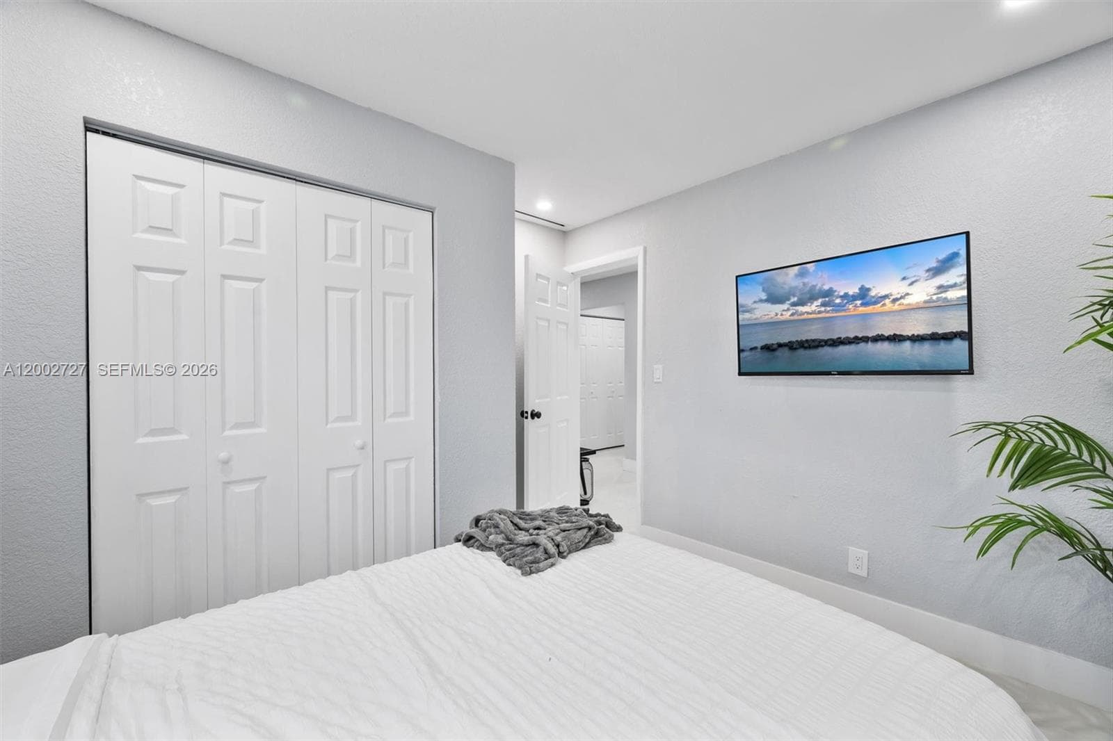 14760 S Spur Dr, Miami FL 33161 — 39