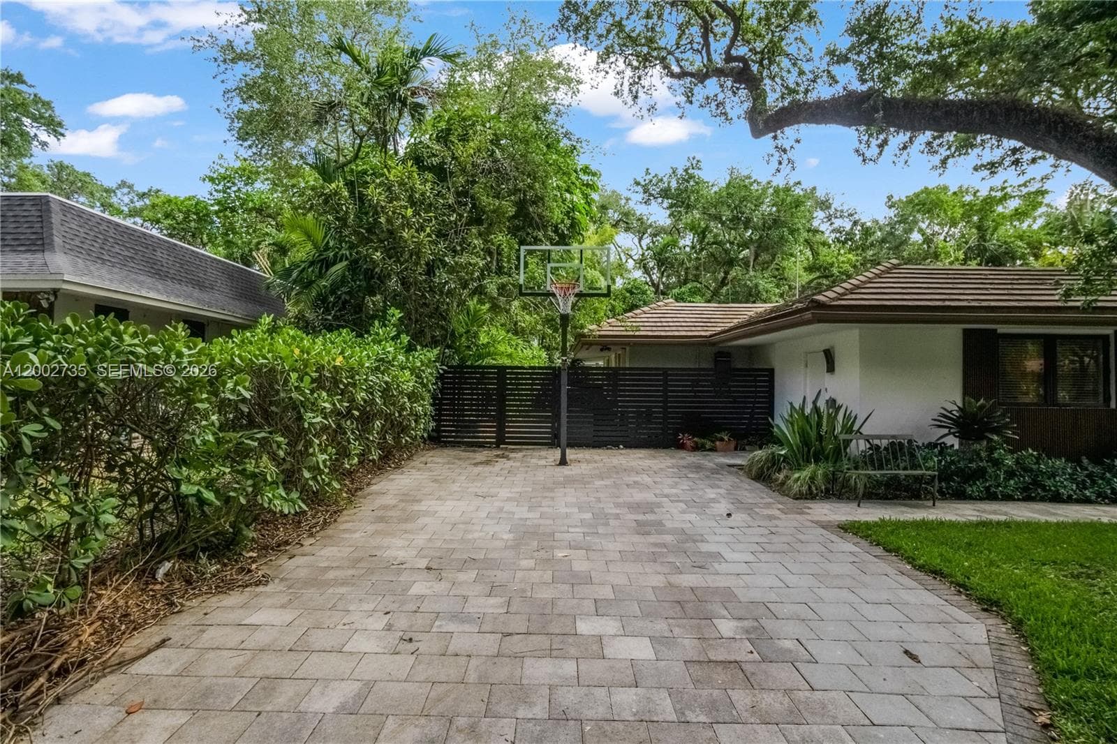 2140 NE 190th Ter, Miami FL 33179 — 4