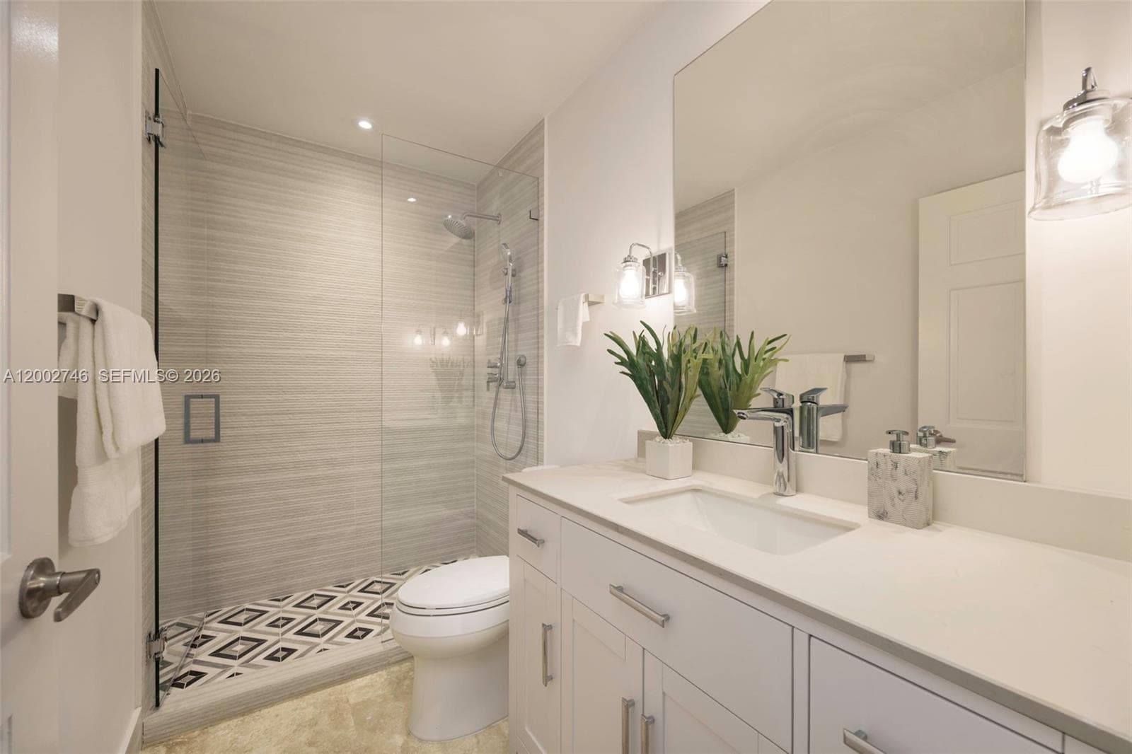 255 Ridgewood Rd, Key Biscayne FL 33149 — 22