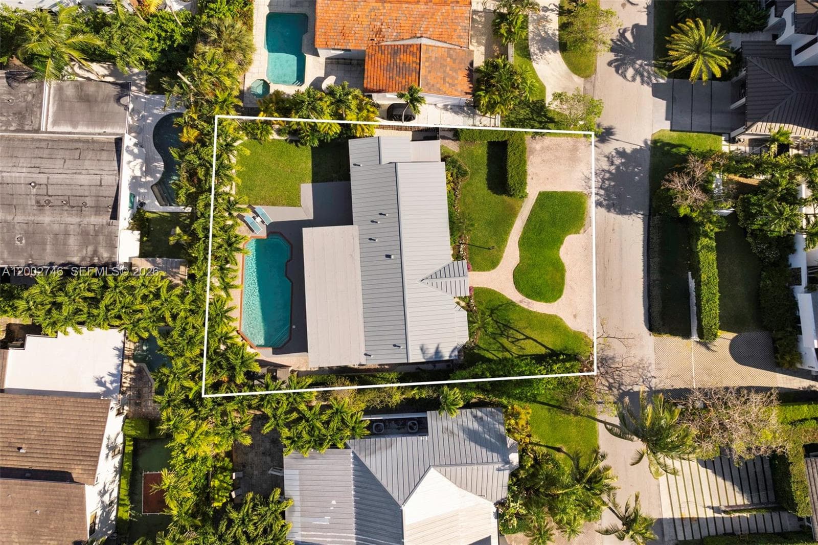 255 Ridgewood Rd, Key Biscayne FL 33149 — 28