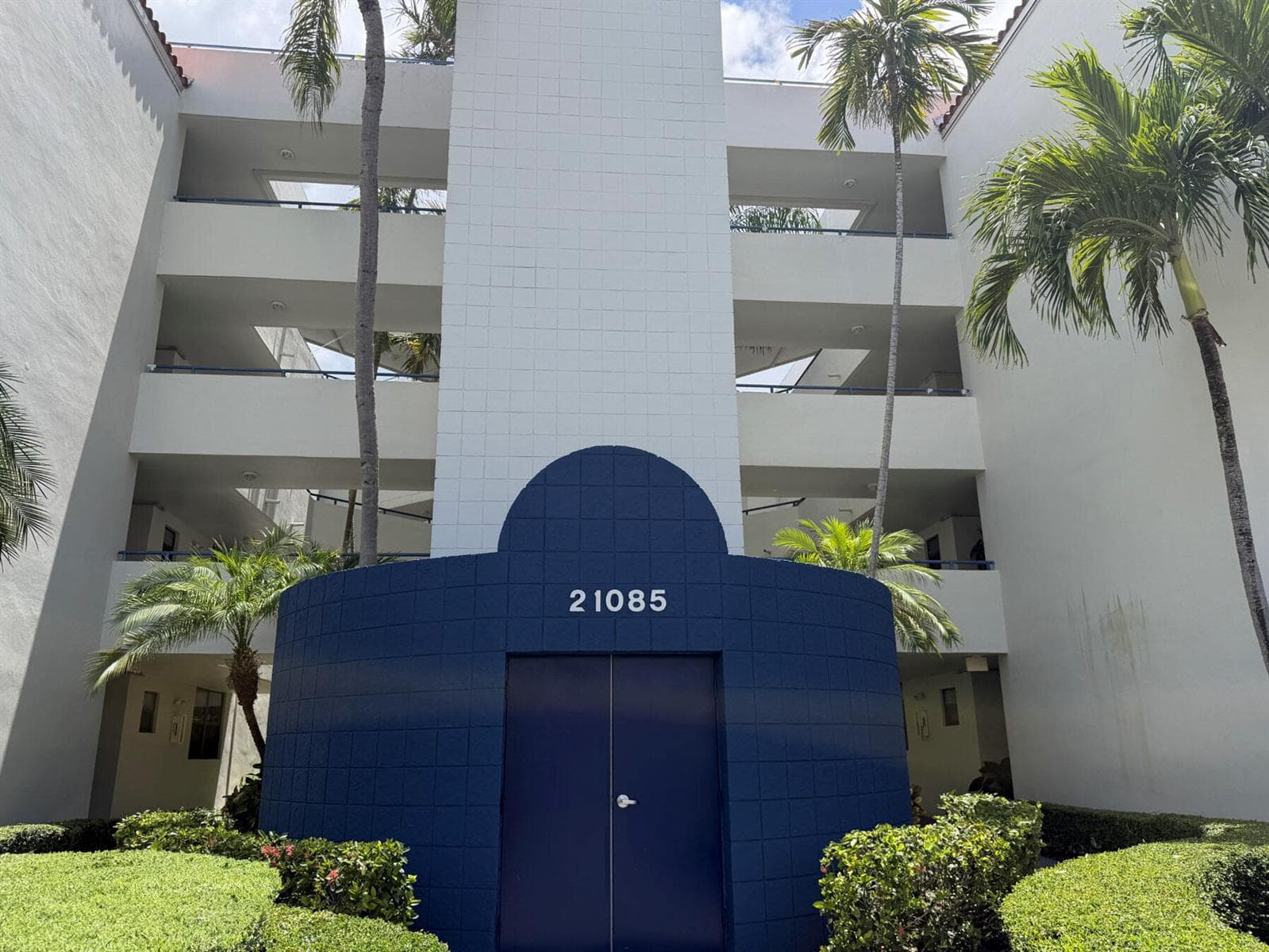 21085 NE 34th Avenue # 1, Aventura FL 33180 — 2