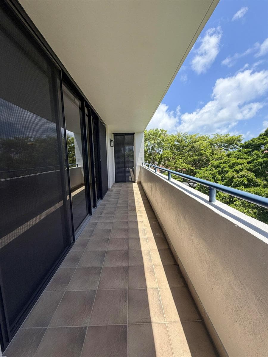 21085 NE 34th Avenue # 1, Aventura FL 33180 — 18