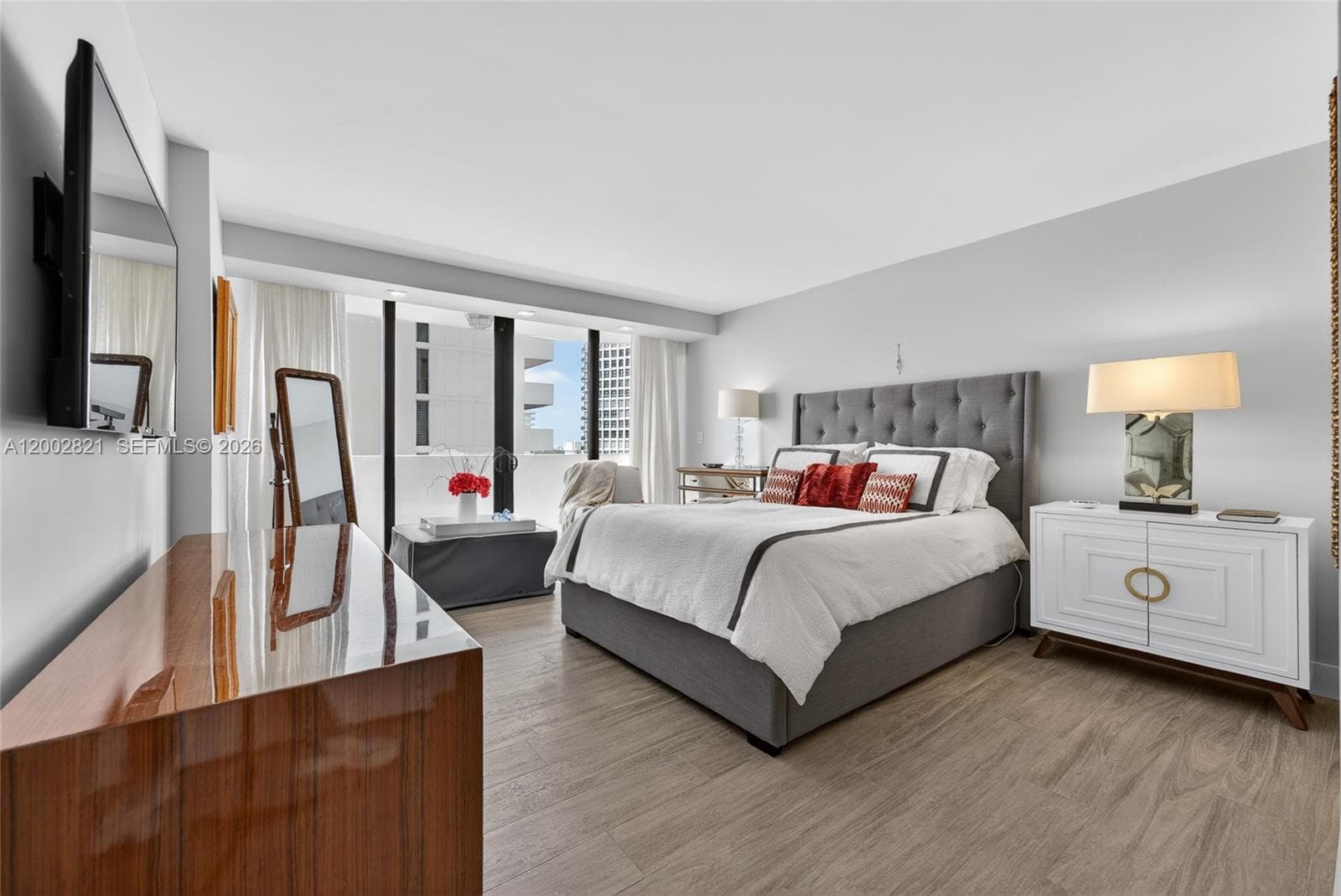 5757 Collins Ave # 1104, Miami Beach FL 33140 — 25