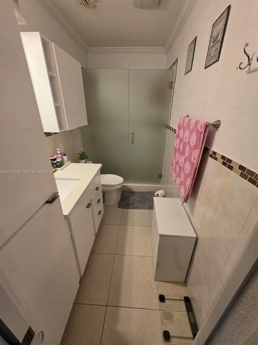 3600 E 5th Ave, Hialeah FL 33013 — 6