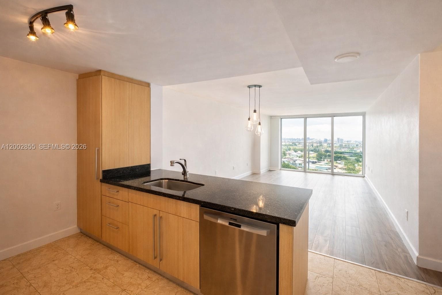 10275 Collins Ave # 1428, Bal Harbour FL 33154 — 10