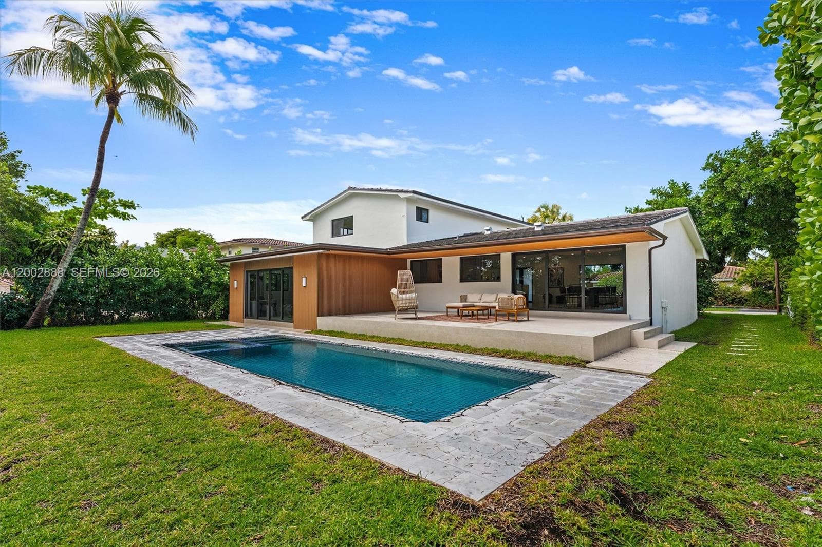 19731 NE 24th Ave, Miami FL 33180 — 32