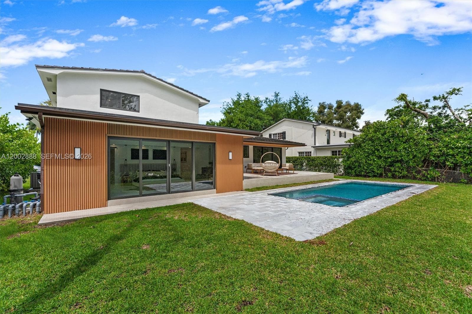 19731 NE 24th Ave, Miami FL 33180 — 33