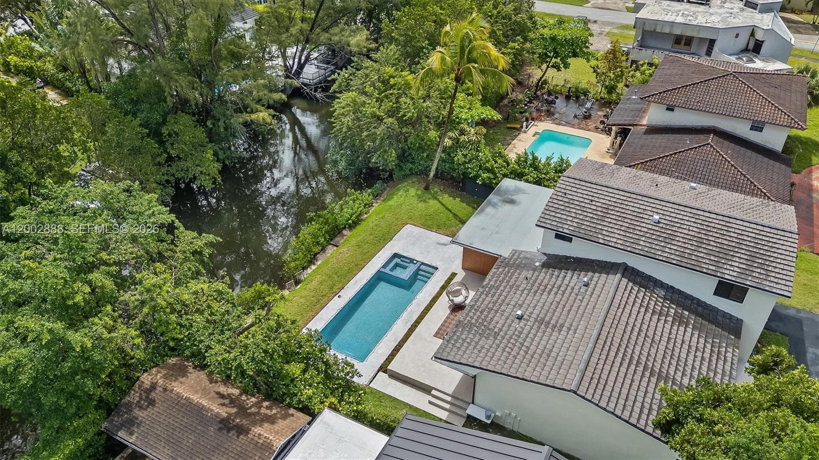 19731 NE 24th Ave, Miami FL 33180 — 35